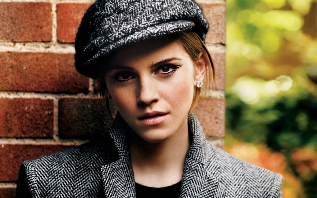 emma-watson-with-a-cap 1920x1200