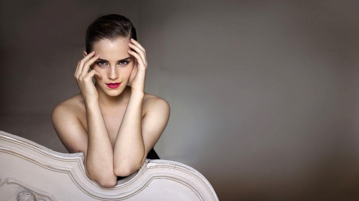 emma-watson-with-makeup 1920x1080