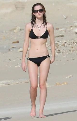 emma-watson-black-bikini-1