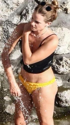 emma-watson-in-bikini